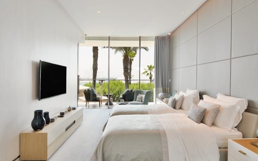 Iconic Luxurious Residence | Open Sea Views